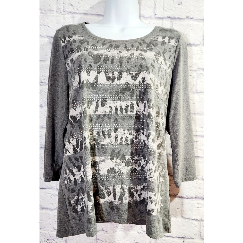 Zenergy By Chico's Gray Pink Metal Stud Top 1 Medium Lightweight 3/4 Sleeves